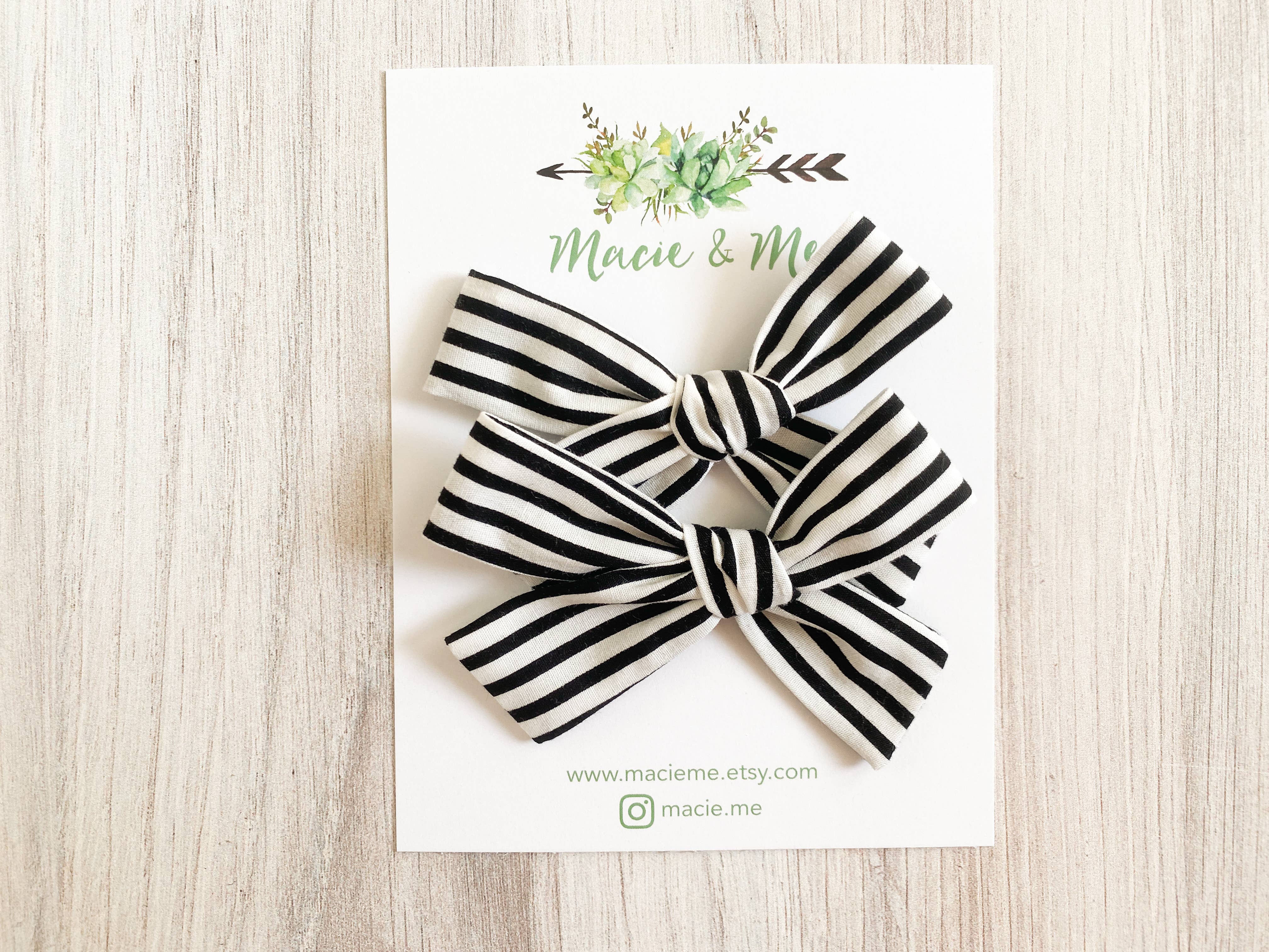 Black and White Stripe Small Schoolgirl Bow: 1 Bow / Alligator Clips-Little Sprout