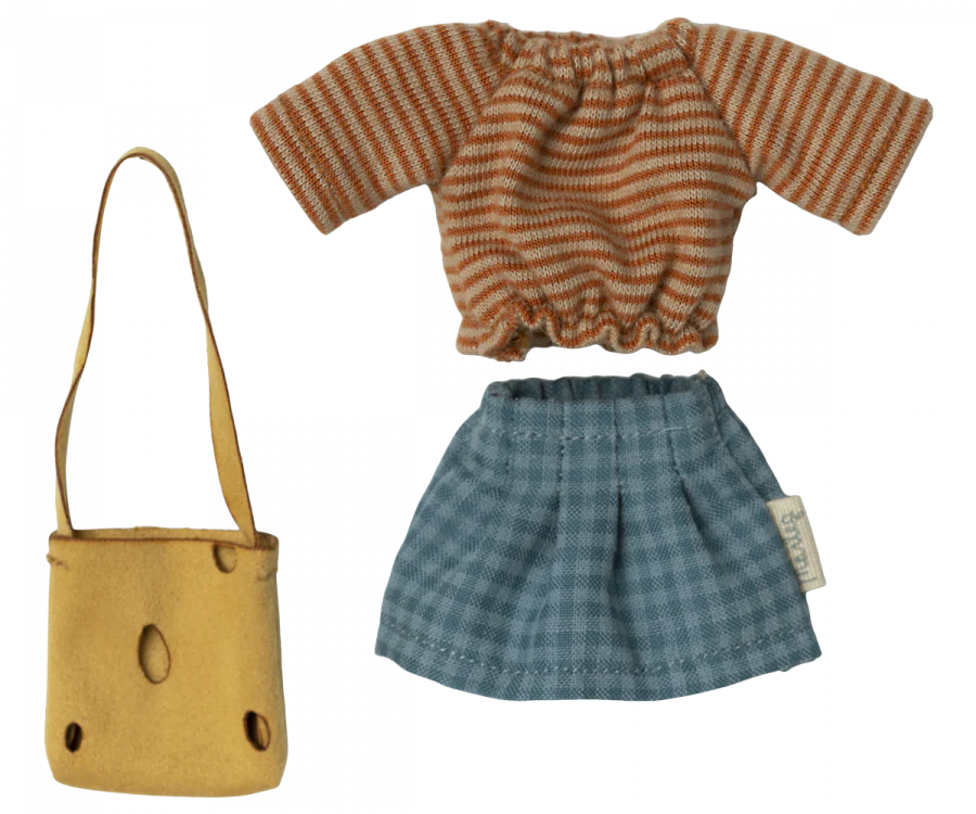Clothes for Mouse, Mum-Little Sprout