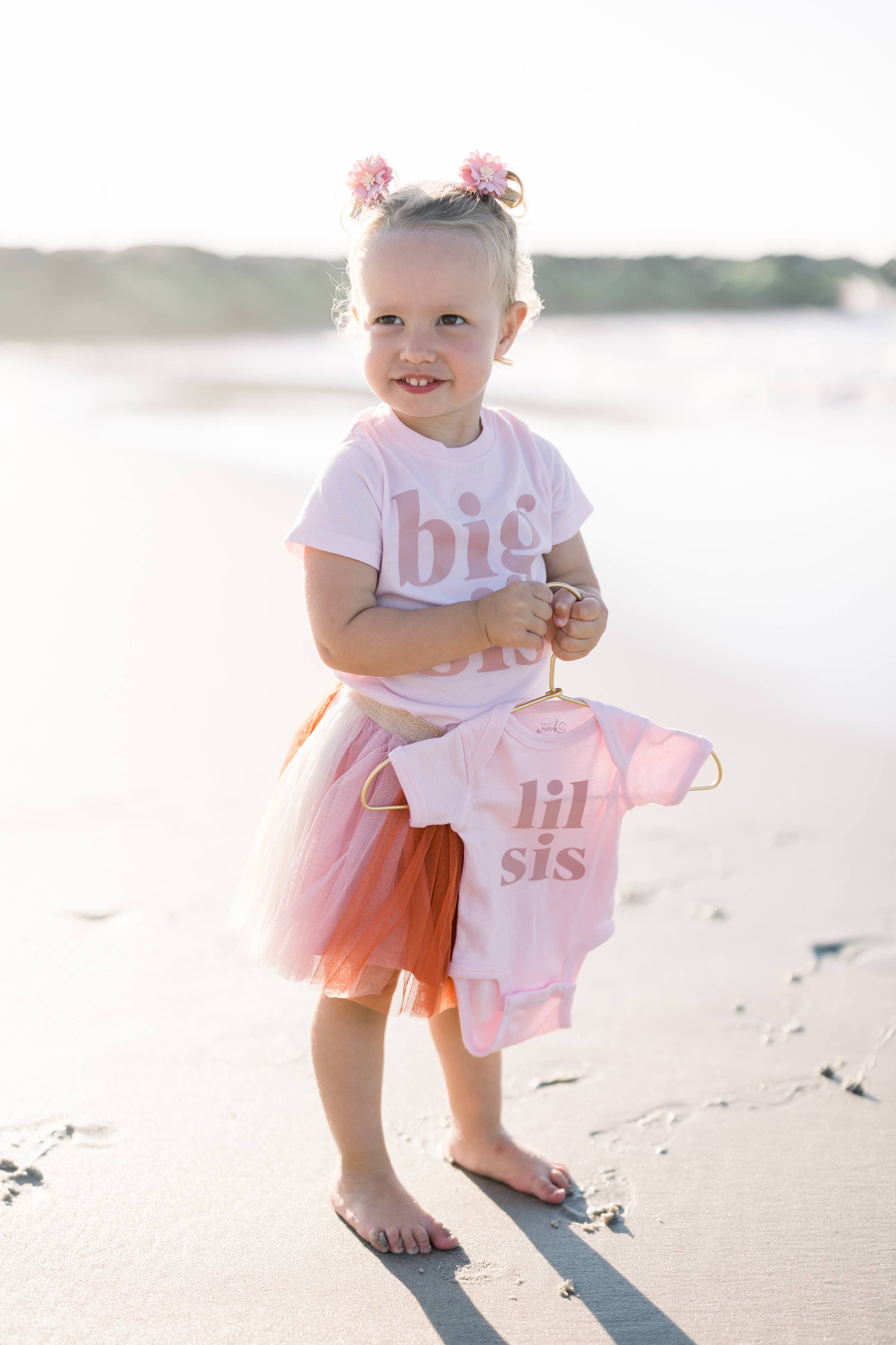 Big Sis Short Sleeve Shirt - Pregnancy Announcement - Family: 7/8-Little Sprout