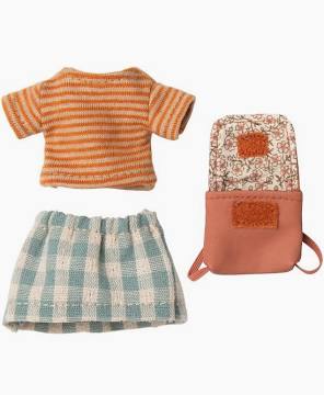 Clothes For Mouse, Big Sister-Little Sprout