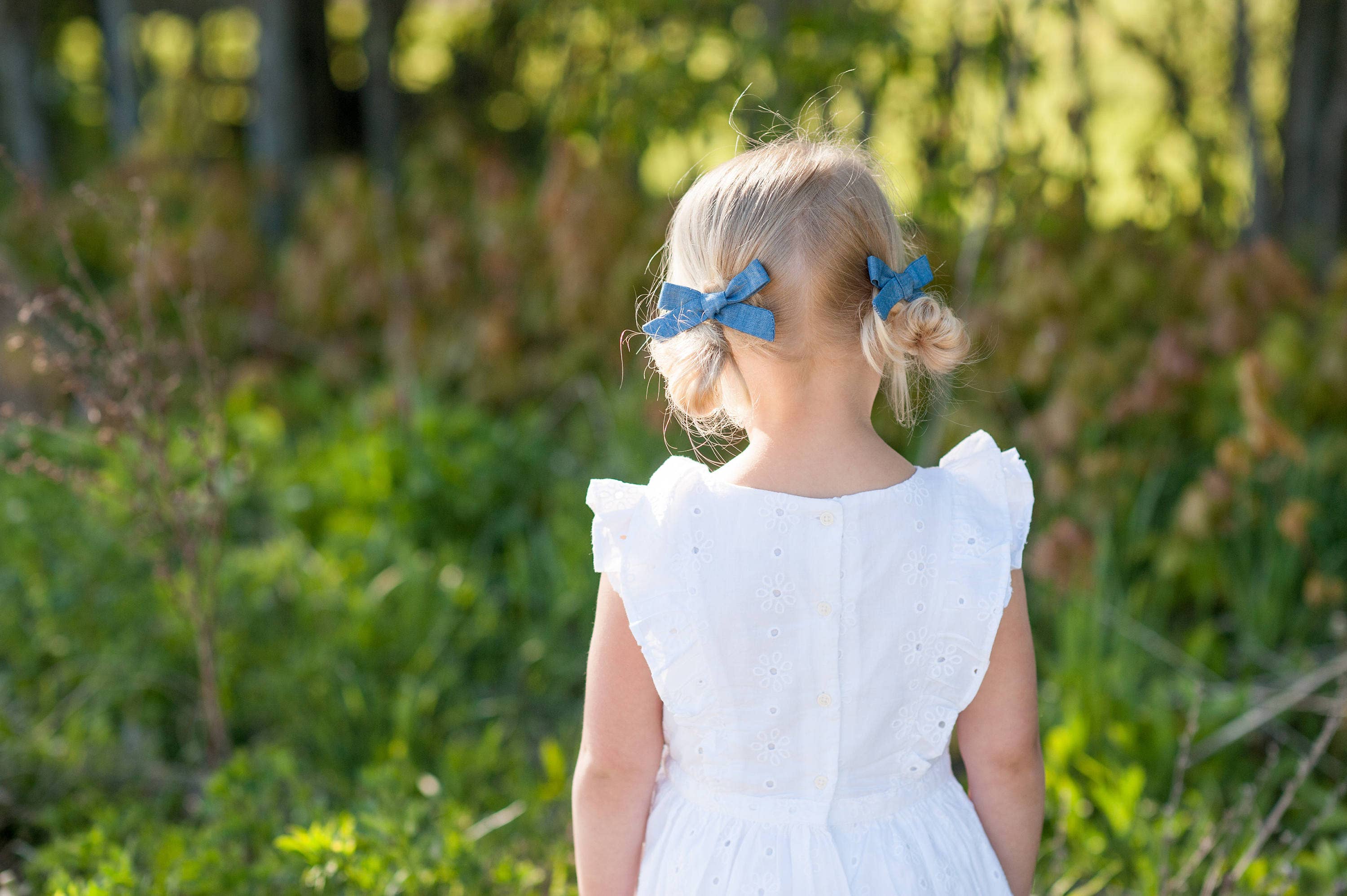 White Hand Tied Bows: 1 Bow / Clip(s)-Little Sprout