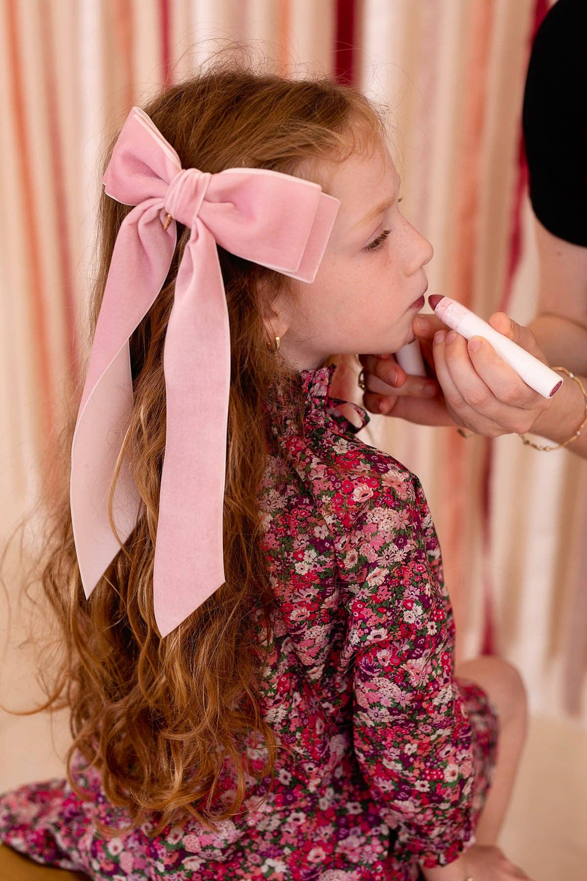 Madeline Velvet Long Tail Bow Clip - Red: Red-Little Sprout