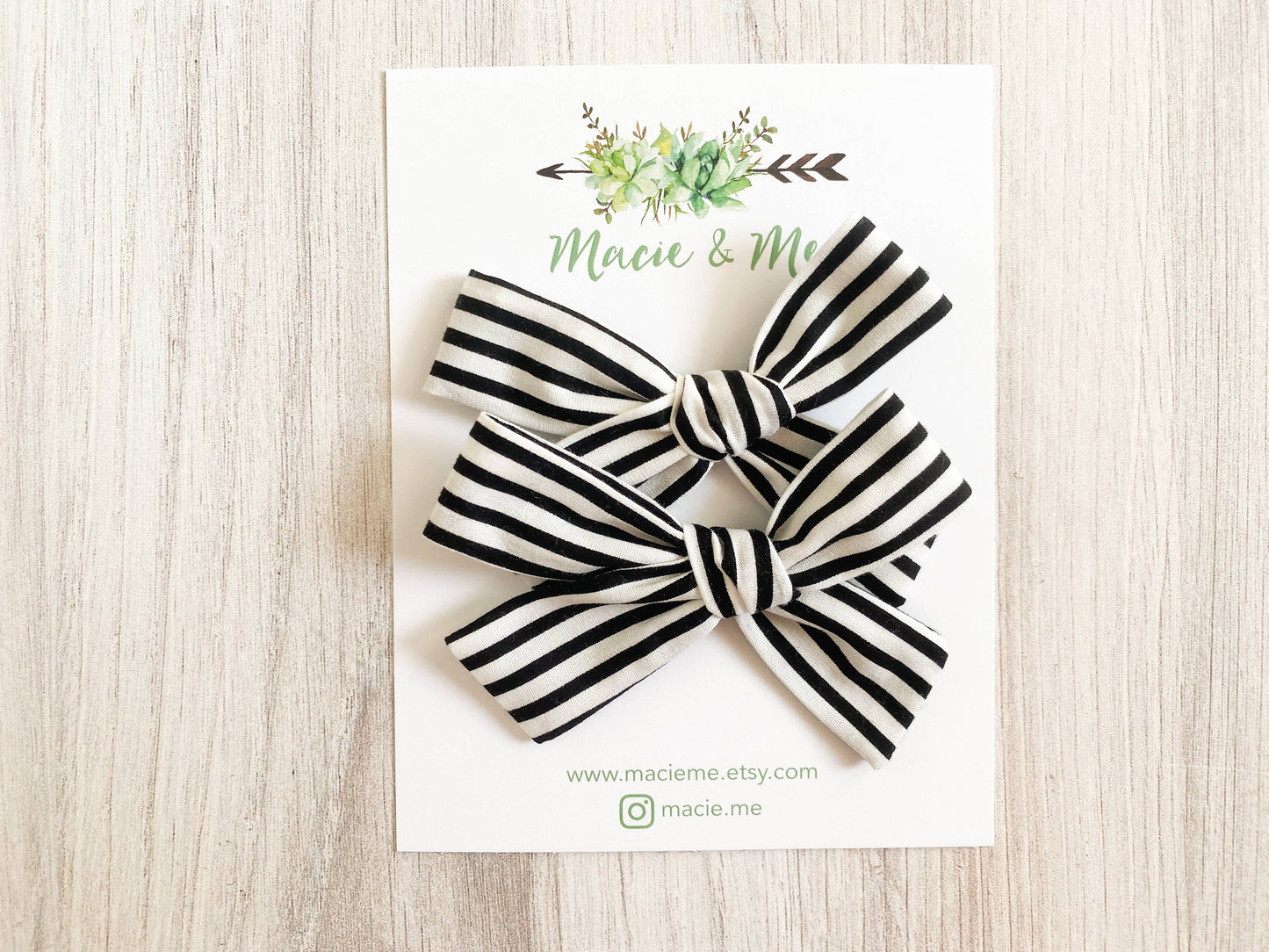 Black and White Stripe Small Schoolgirl Bow: 1 Bow / Alligator Clips