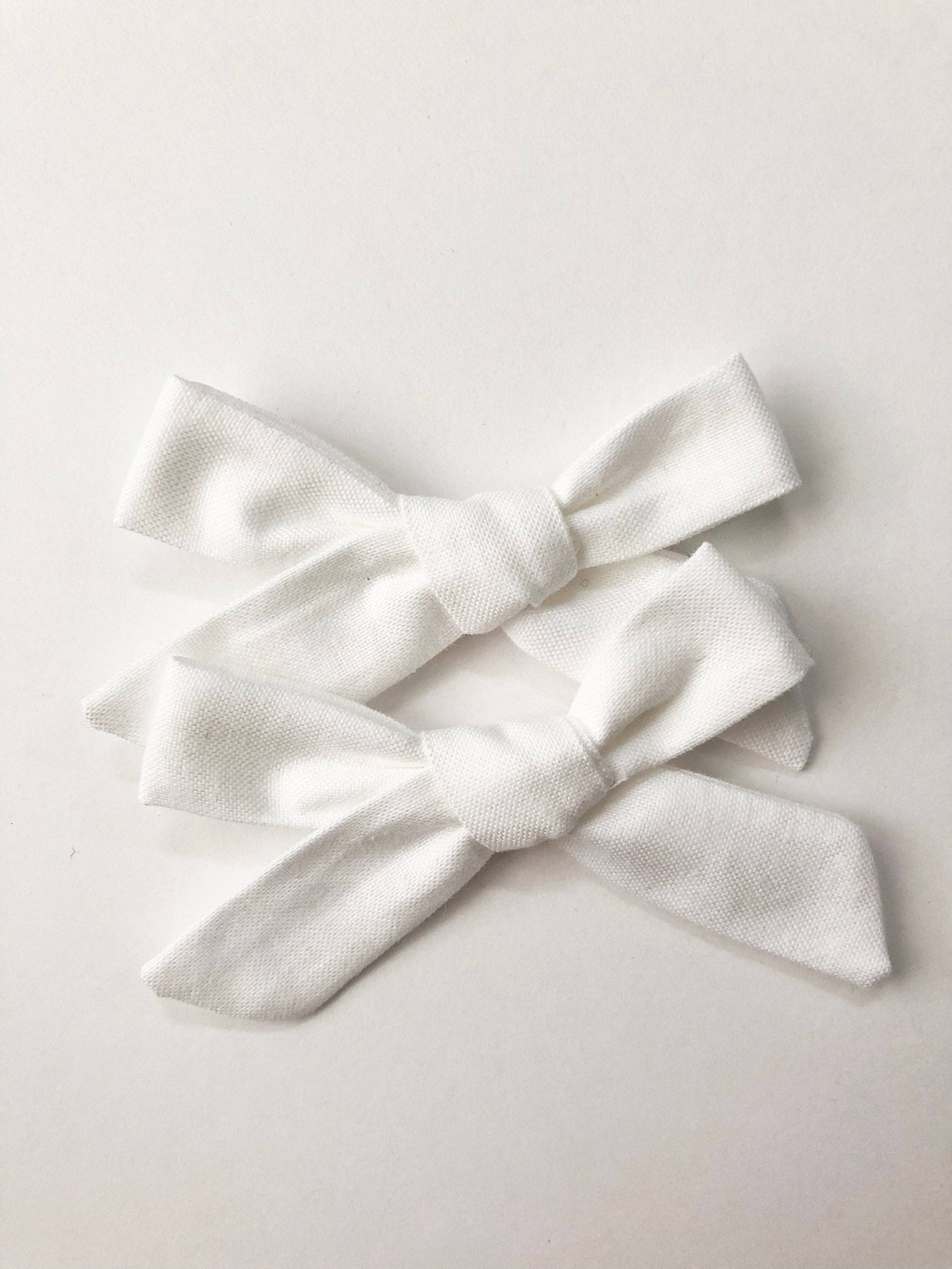 White Hand Tied Bows: 1 Bow / Clip(s)