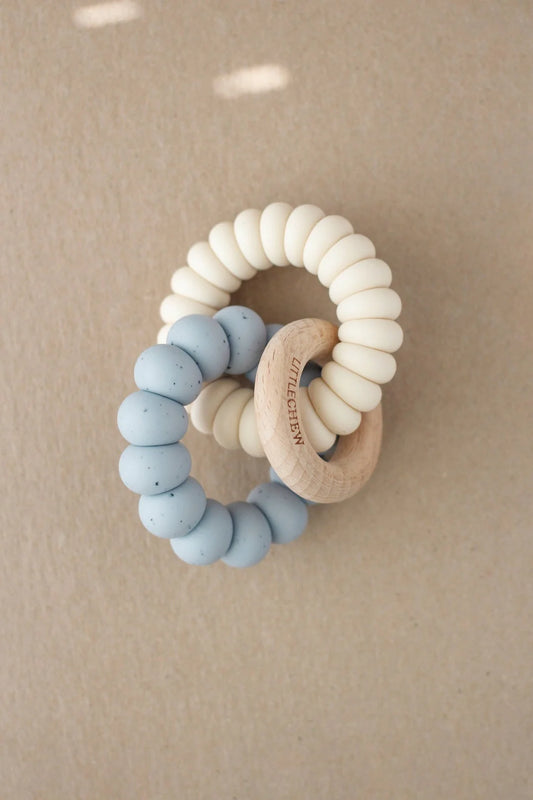 teether luna - speckled powder blue